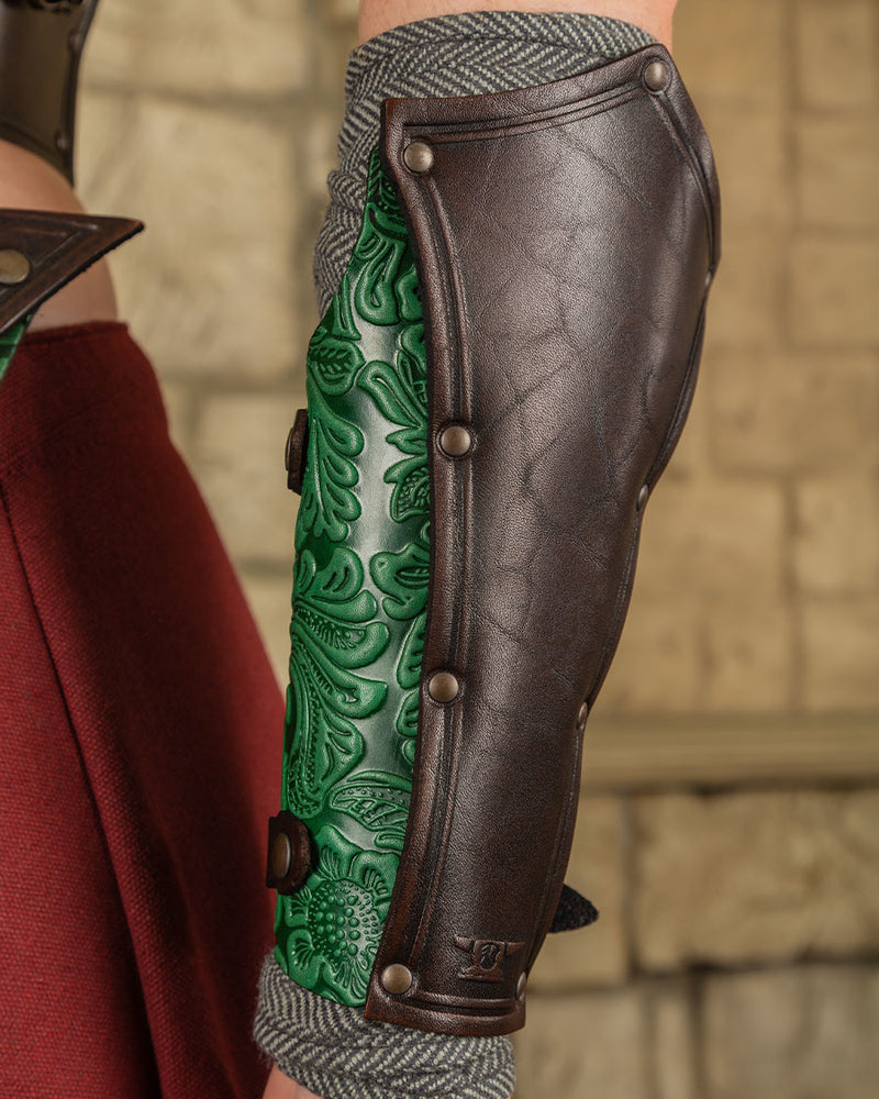 Armure féminine en cuir Morgana, brun-vert