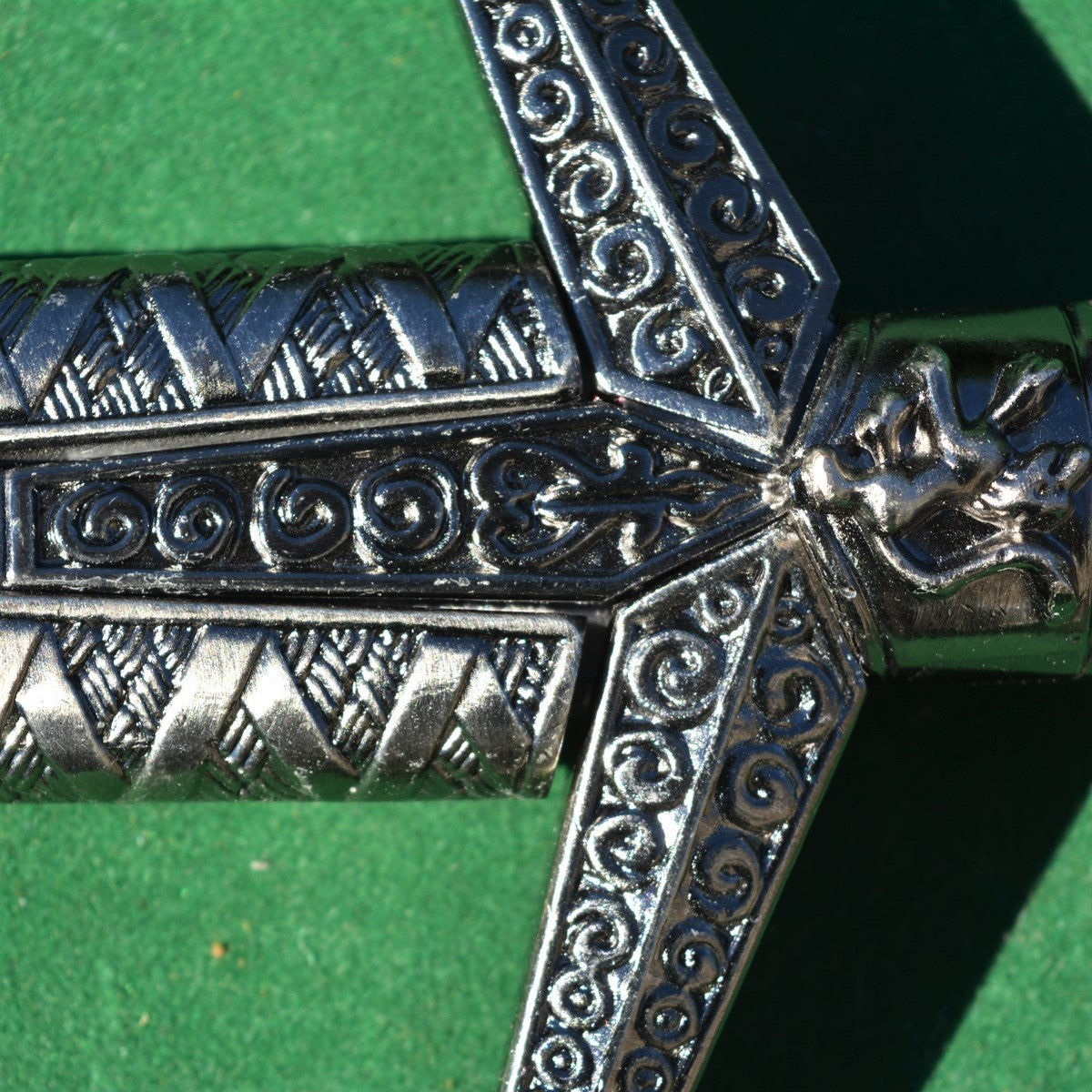 Scottish dagger with honeycomb motif, semi-sharp