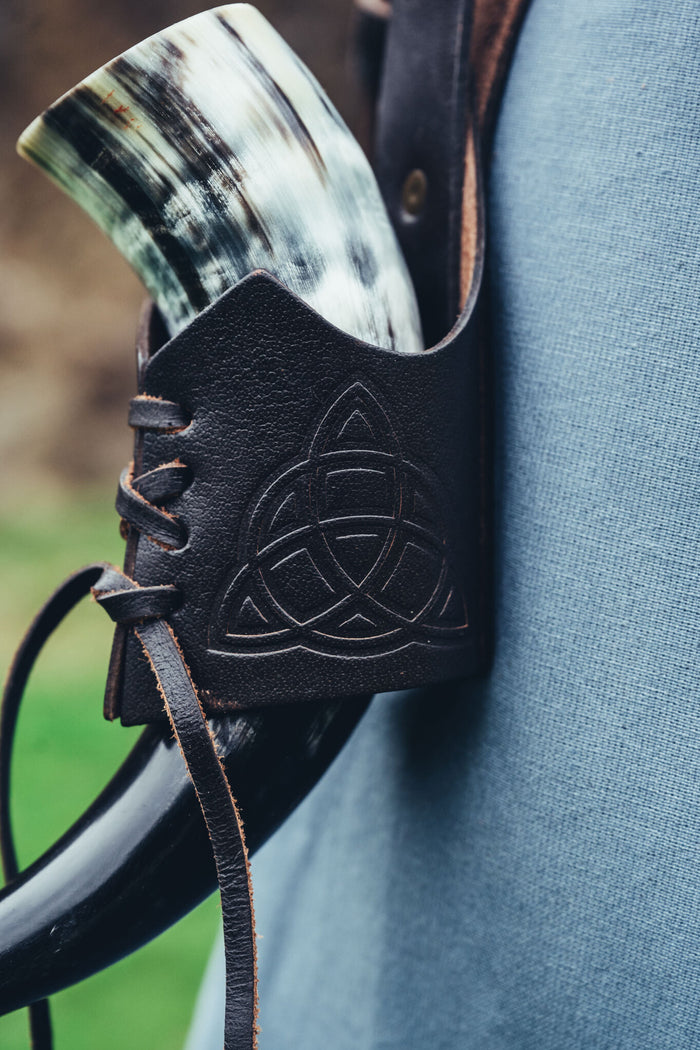 Trinkhornhalter Triquetra, dunkelbraun