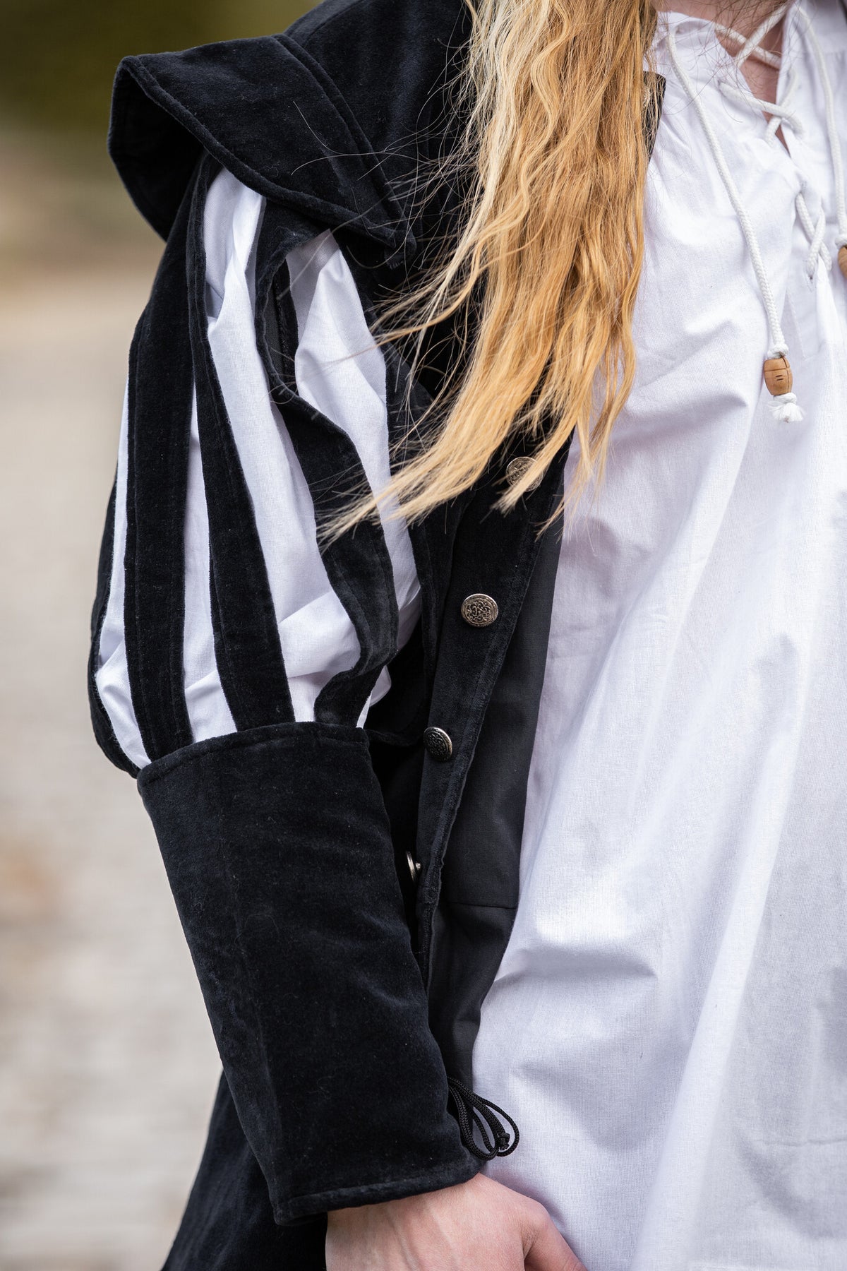 Open-sleeve doublet, black