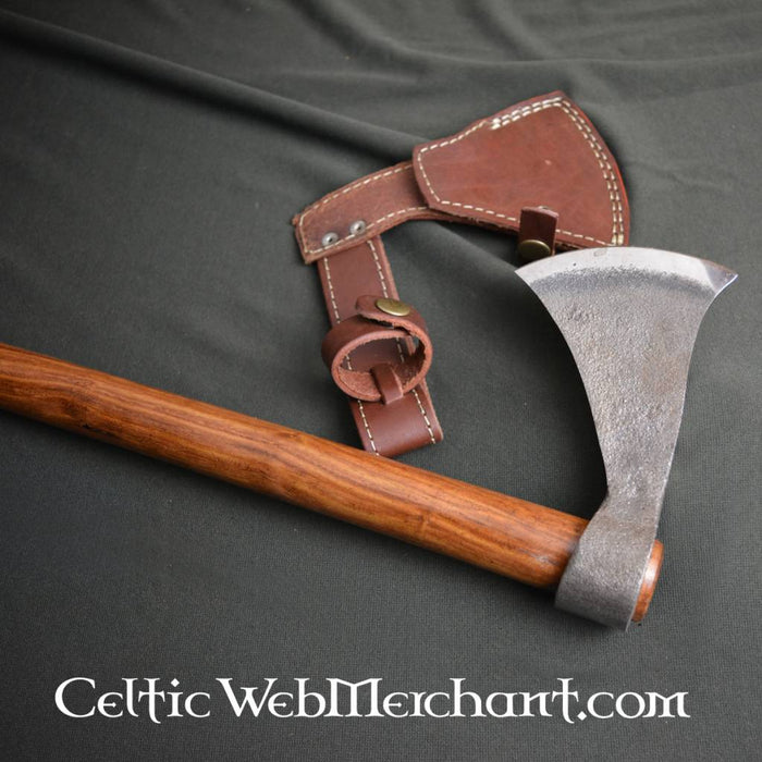 Traditional franciska axe, semi-sharp