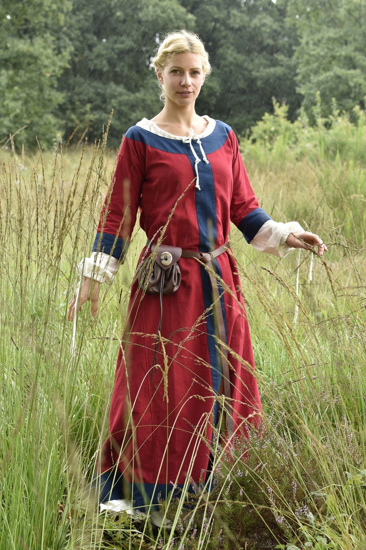 (Early) medieval dress Clotild, red-blue