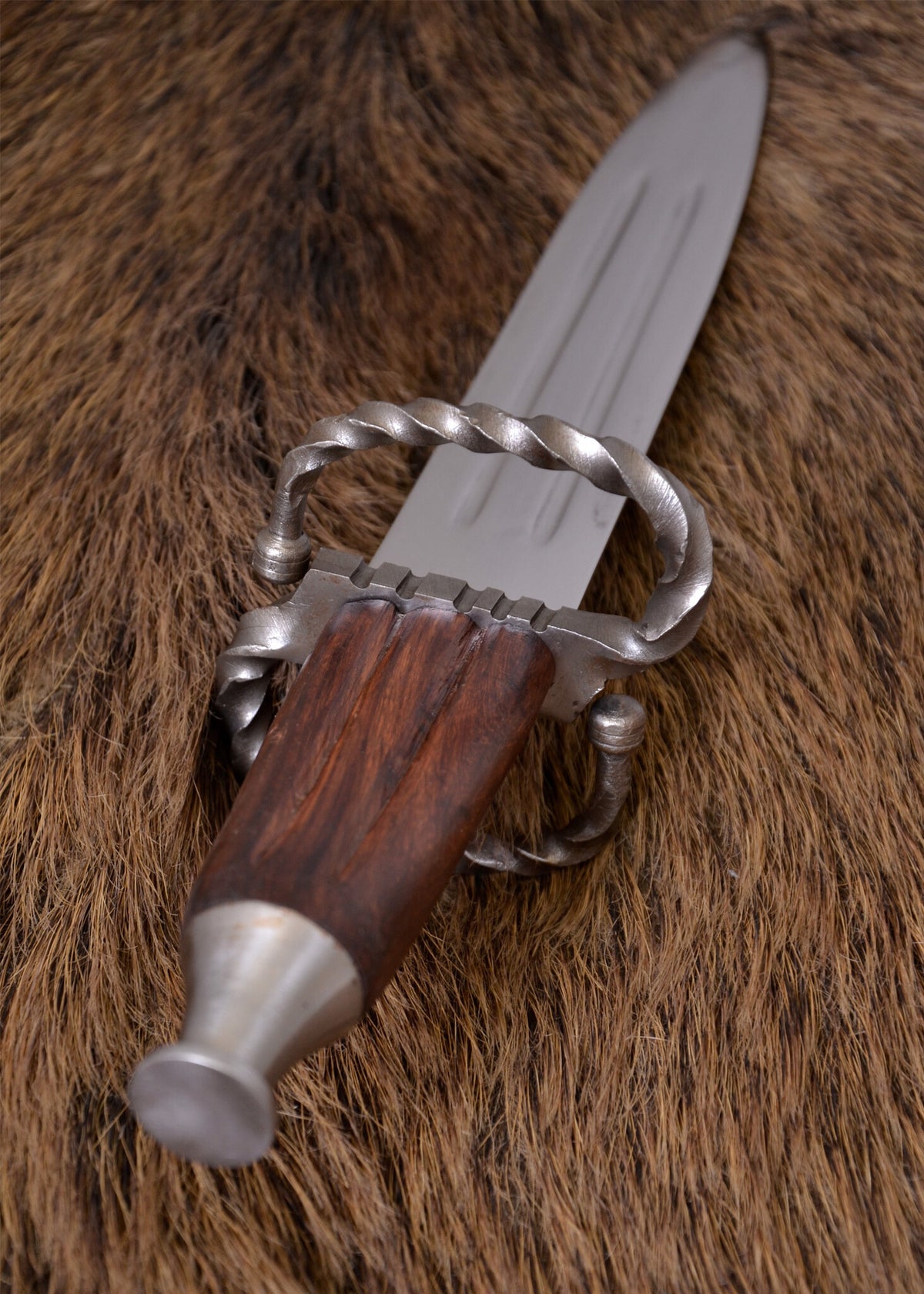 Daga Landsknecht, semi-afilada