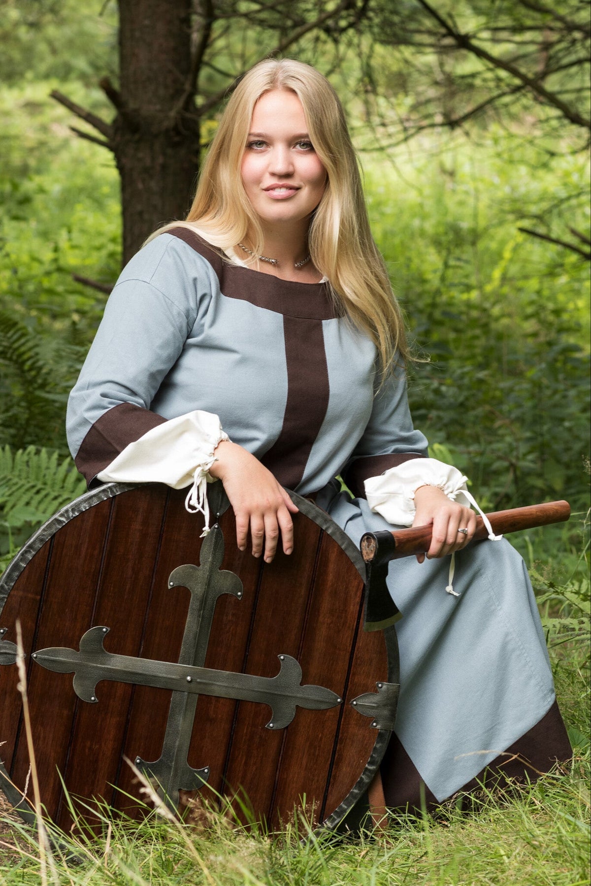 Frühmittelalterliches Kleid Clotilde, blau braun