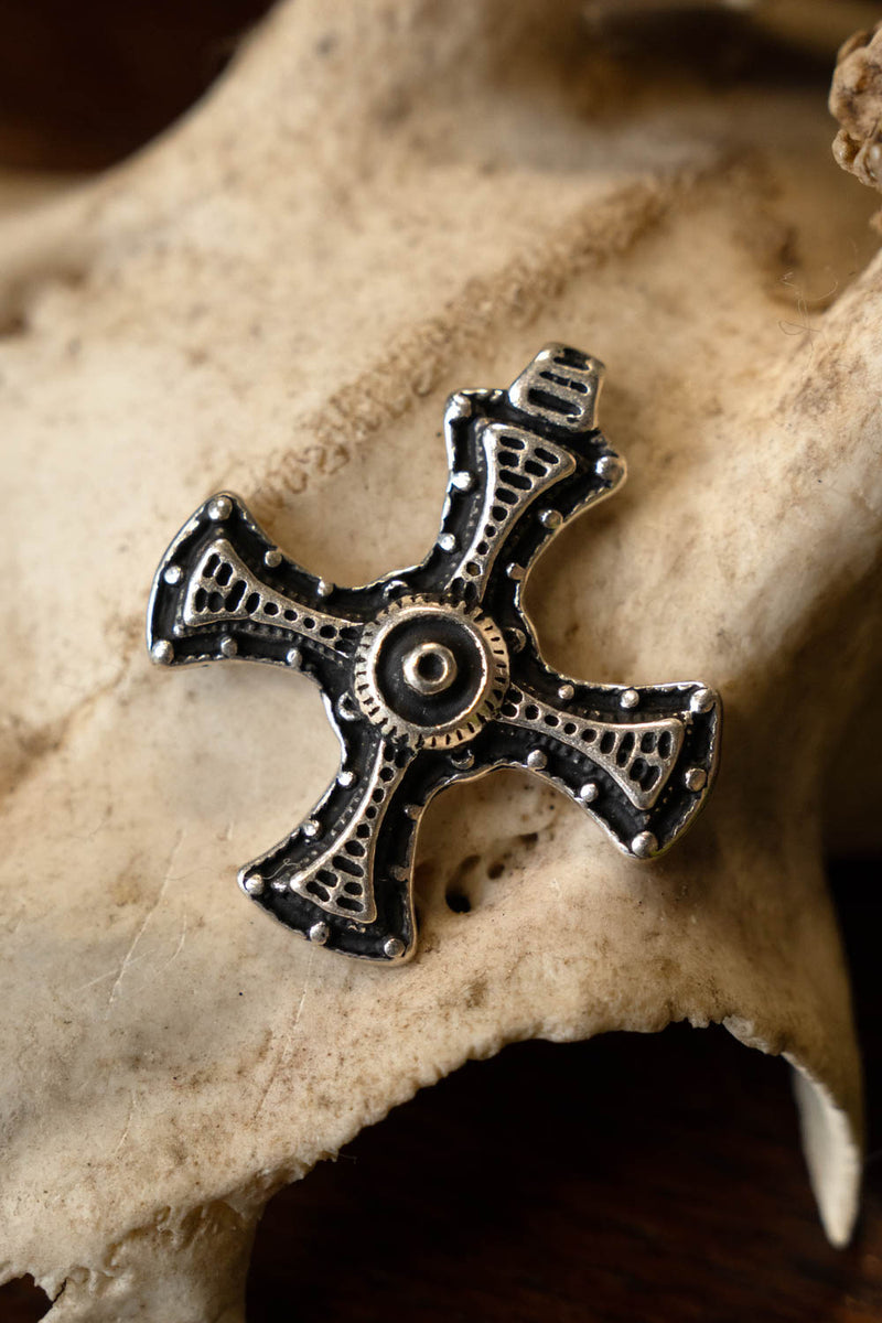 Krzyż Cuthberta, brąz