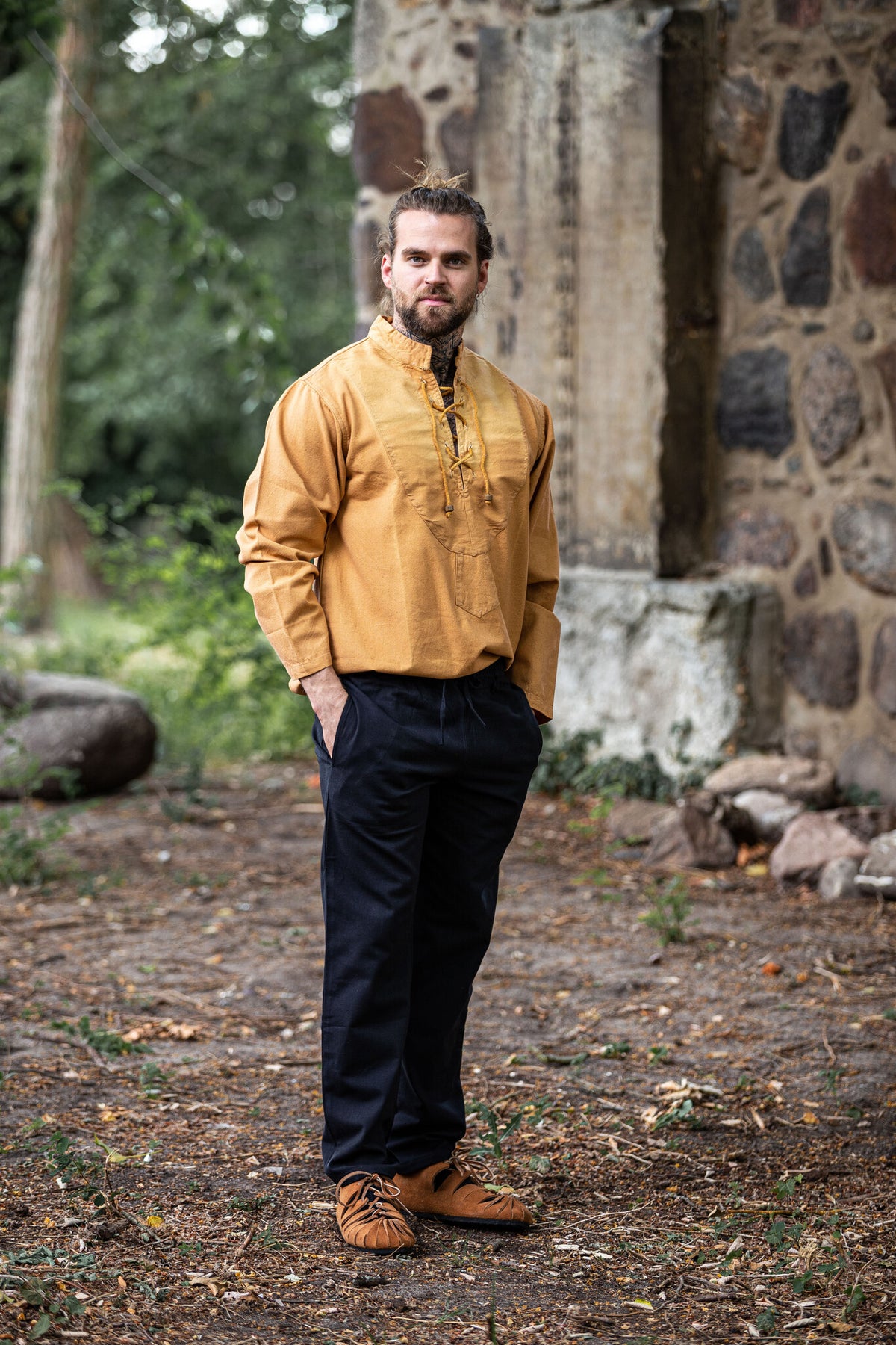 Chemise tissée à la main, miel