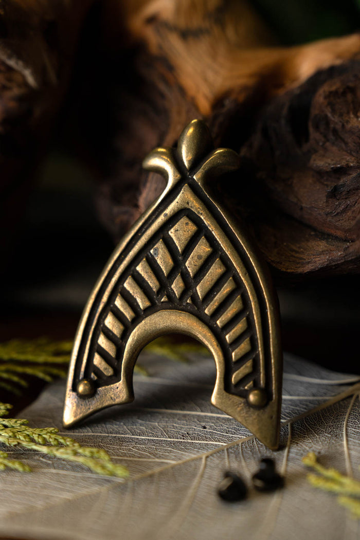 Medieval belt end 4.5 cm, bronze