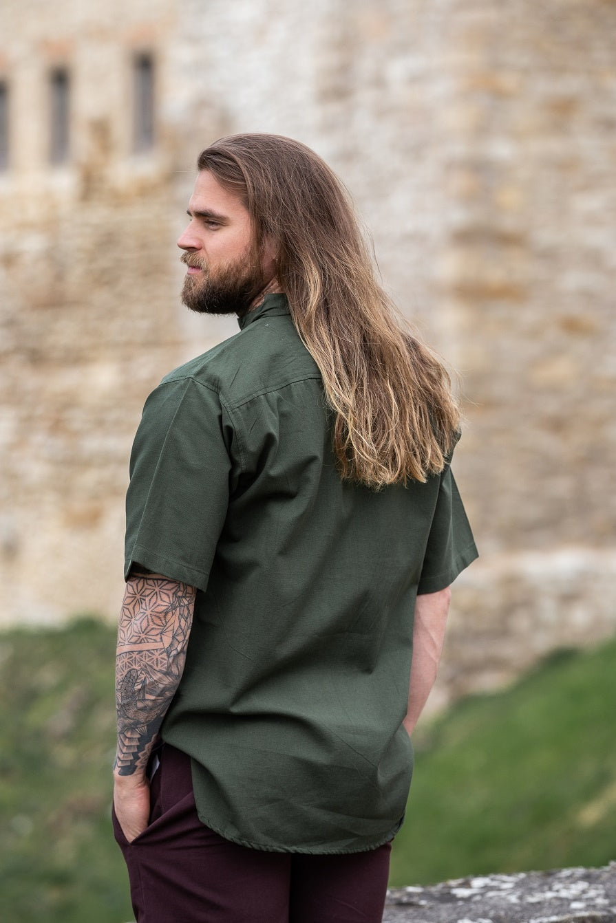 Medeltida skjorta med korta ärmar, grön