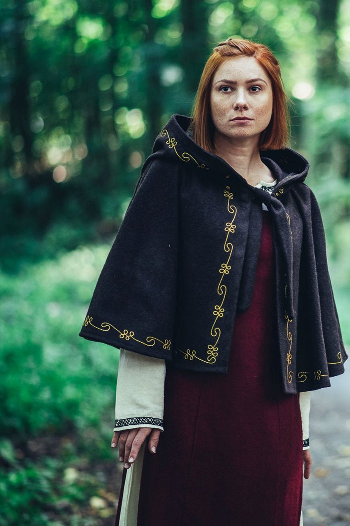 Chaperon Runa, black, wool blend