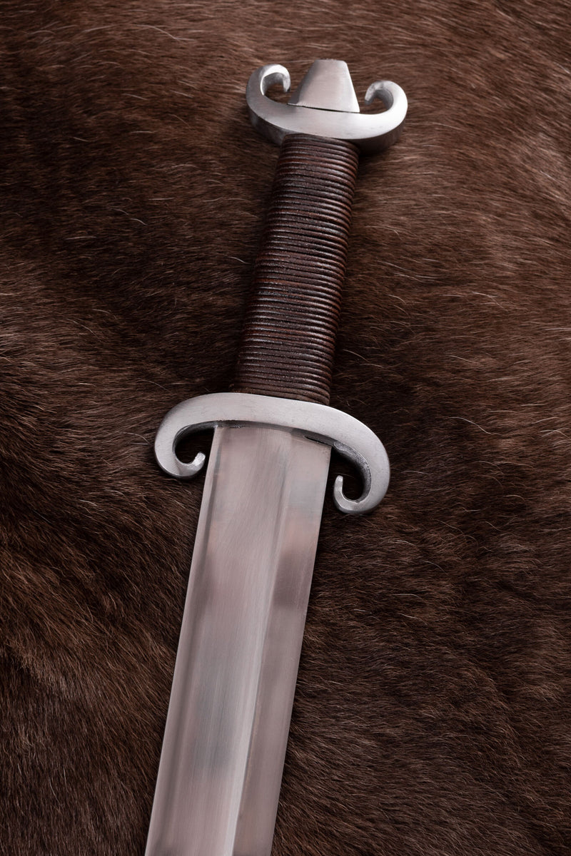 Viking Schwert Petersen Typ G, halb scharf