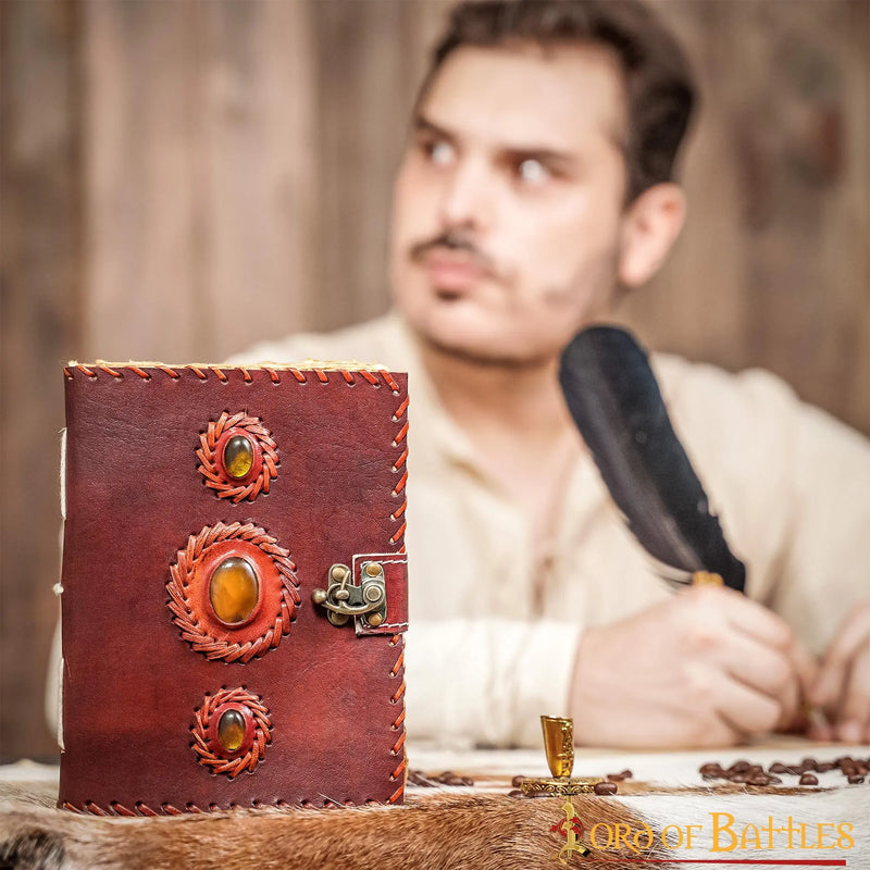 Skórzany dziennik z kamieniami