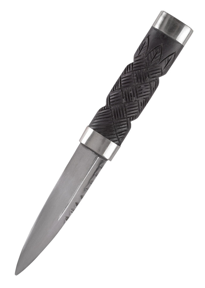 Black sgian dubh, semi-sharp