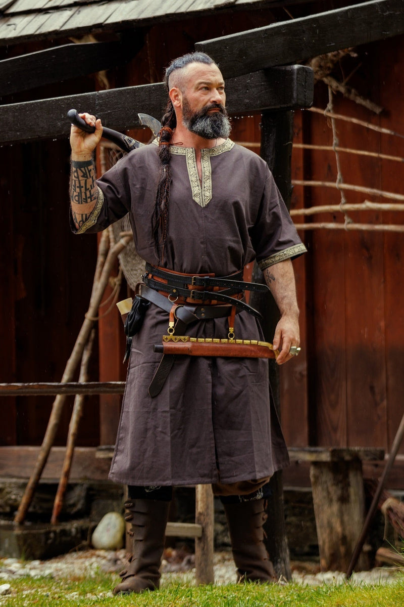 Keltische Tunika mit kurzen Ärmeln, dunkelbraun