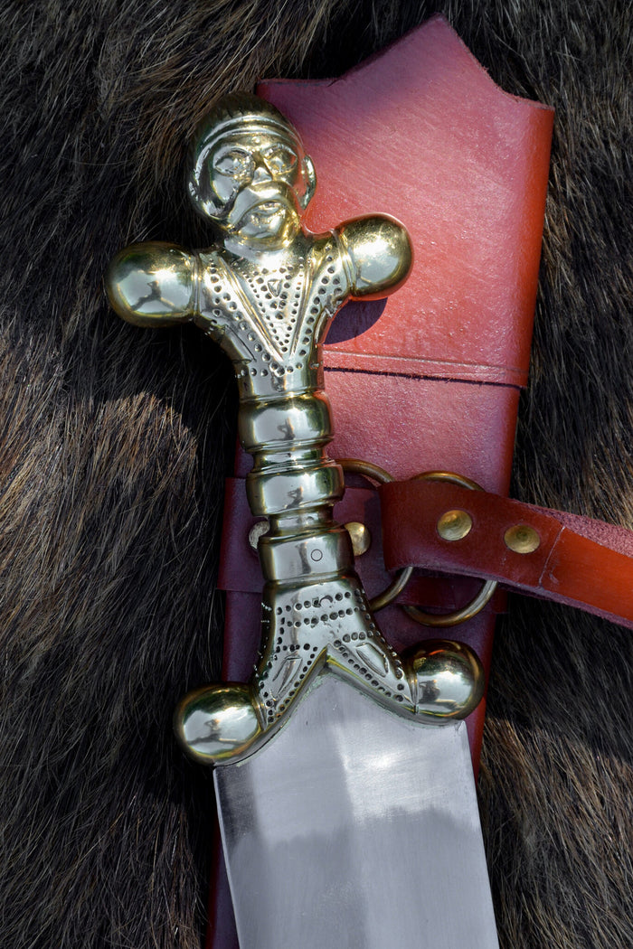 Keltisch antropomorfisch zwaard, semi-scherp