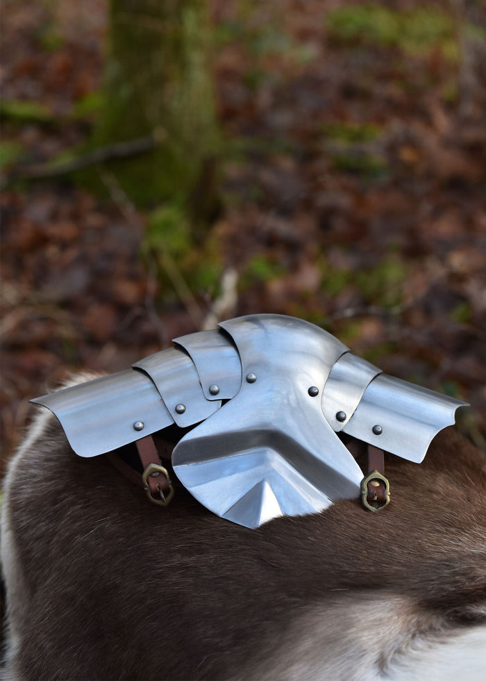 Poleyns (knæbeskyttere), 15. årh., 1,2 mm