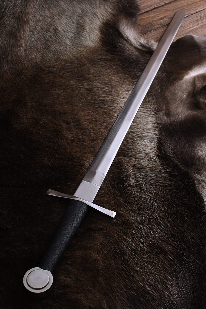 Medieval single-handed sword, semi-sharp