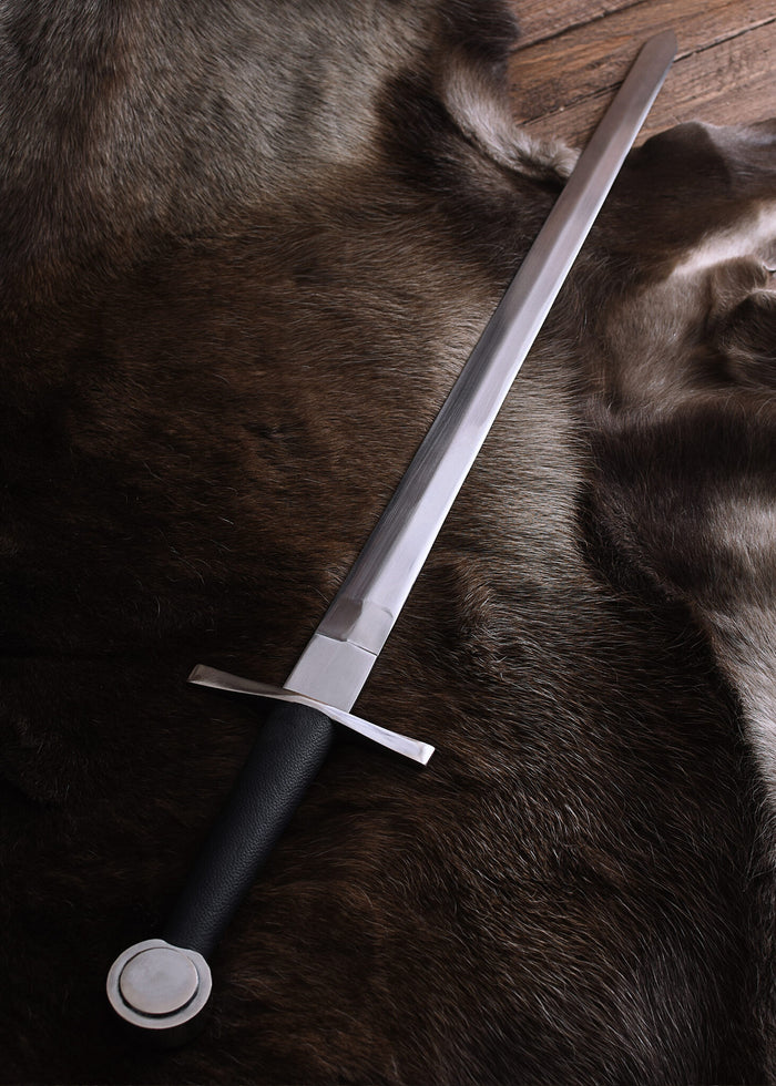 Średniowieczny miecz jednoręczny, półostry