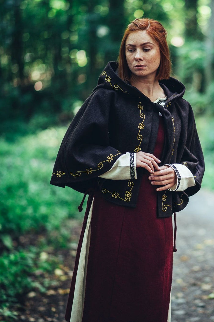 Chaperon Runa, black, wool blend