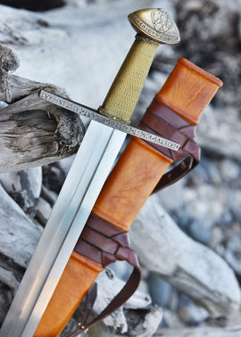 Espada de San Mauricio (Viena), siglo XII, semi-afilada