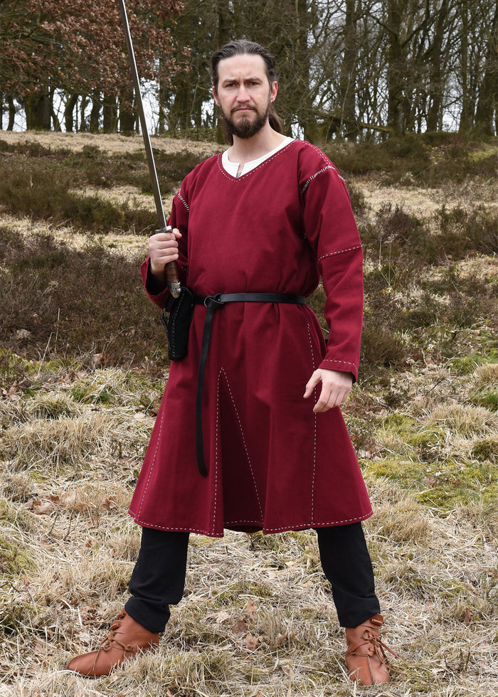 Tunic Kragelund, hand-stitched finish, burgundy red