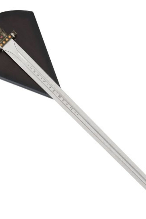 Espada vikinga con runas, afilada