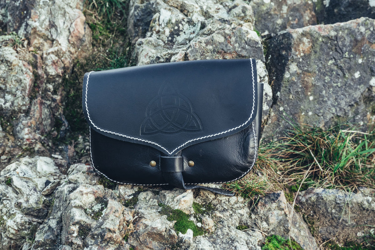Bolsa celta triquetra, preta