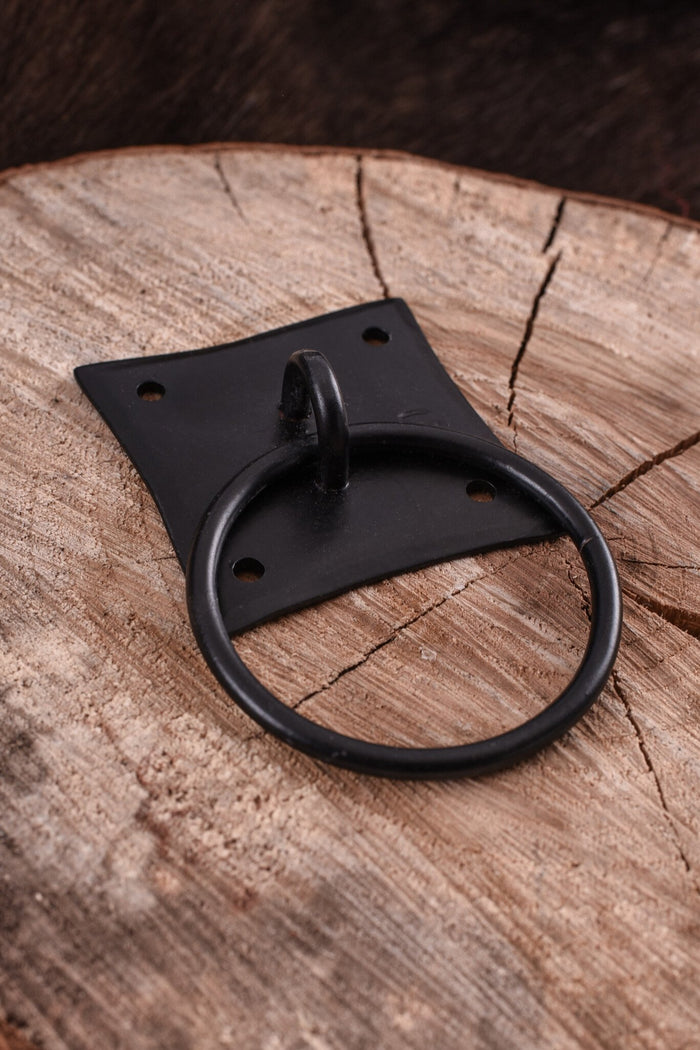 Historiskt handtag med ring