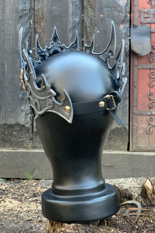 Diadema din latex cu cranii
