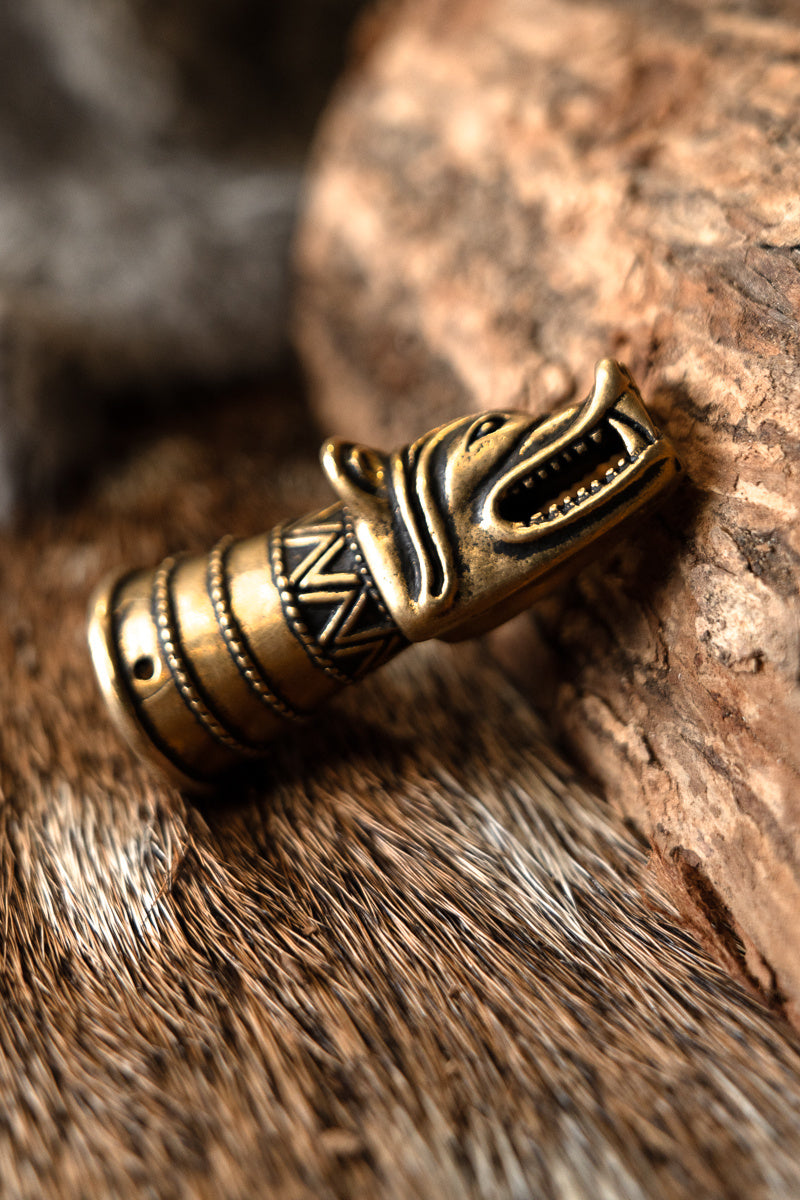 Trinkhorndekoration mit Wolfskopf, Bronze