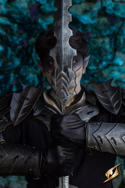 Dark elven Eventide underarmsbeskyttere