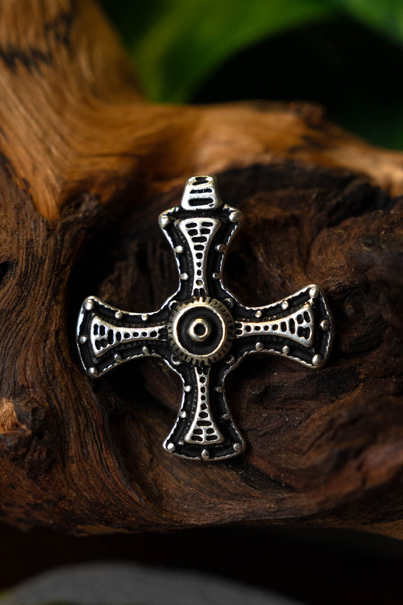 Krzyż Cuthberta, brąz