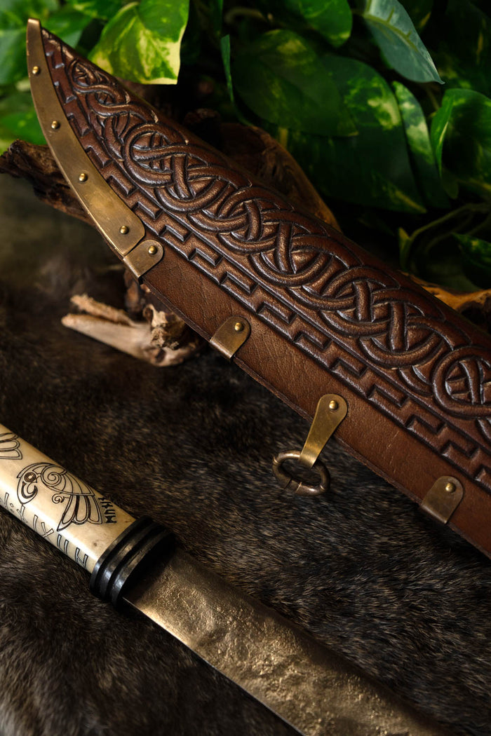 Wikingersax Hugin und Munin, halb scharf