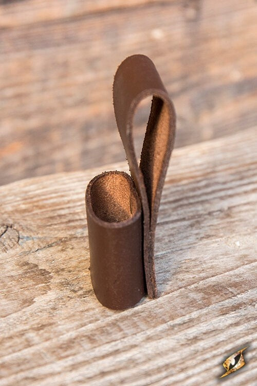 Bælteholder til 1 LARP-kastekniv, brun