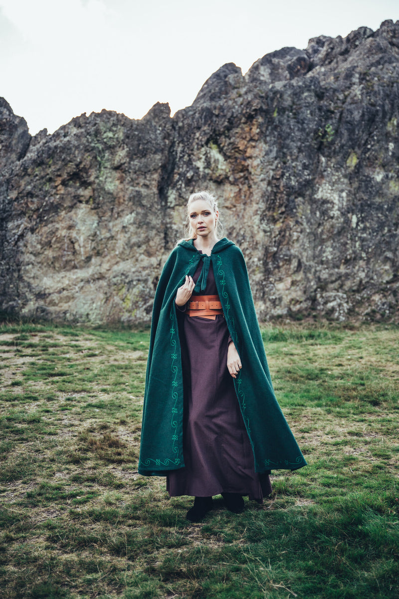 Bestickter Mantel Damia, grün, Wollmischung