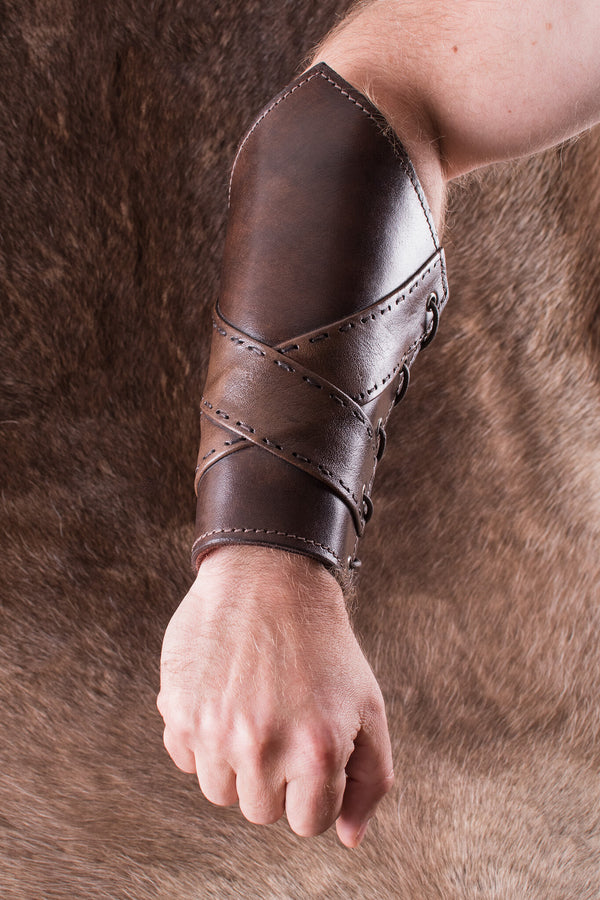 Uhtred kožené vambraces, chrániče předloktí