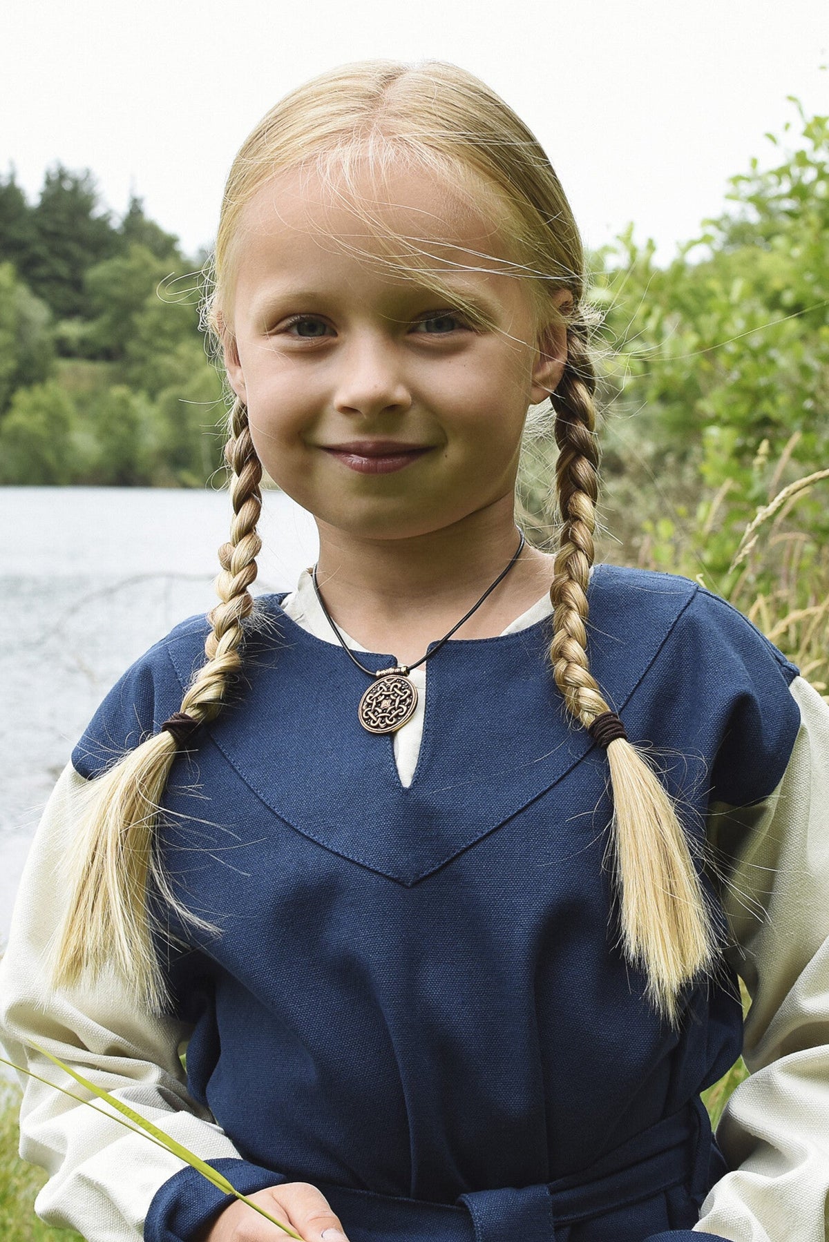 Mädchenkleid Birka, blau natur