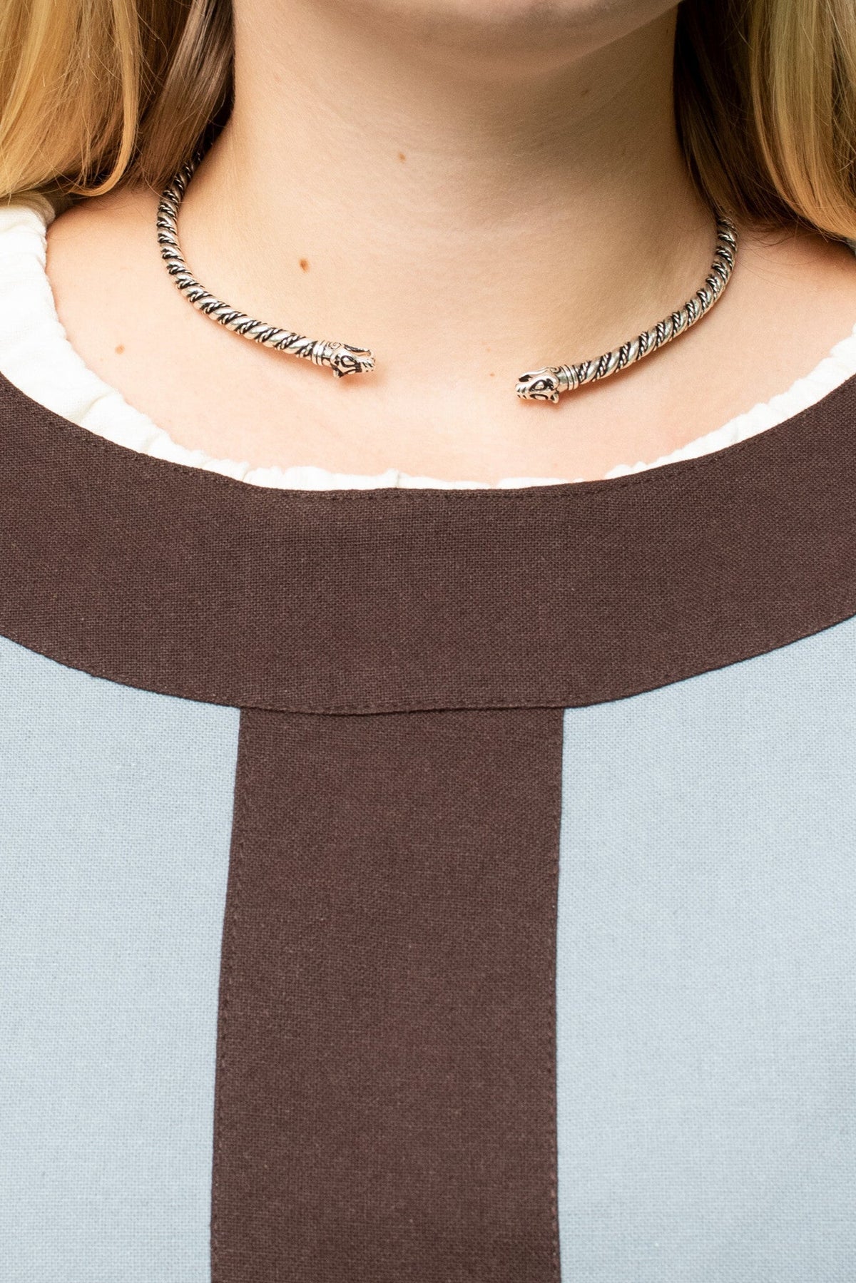 Frühmittelalterliches Kleid Clotilde, blau braun