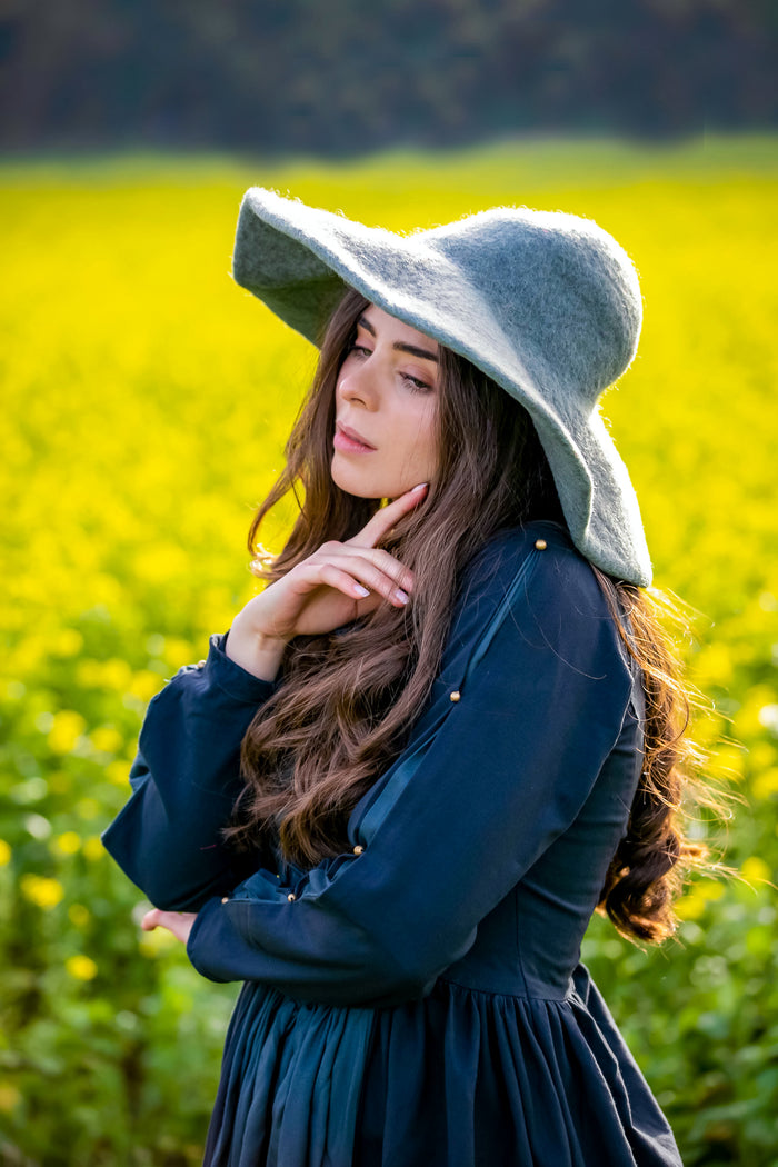 Historischer Hut mit Krempe, grau, Wollfilz