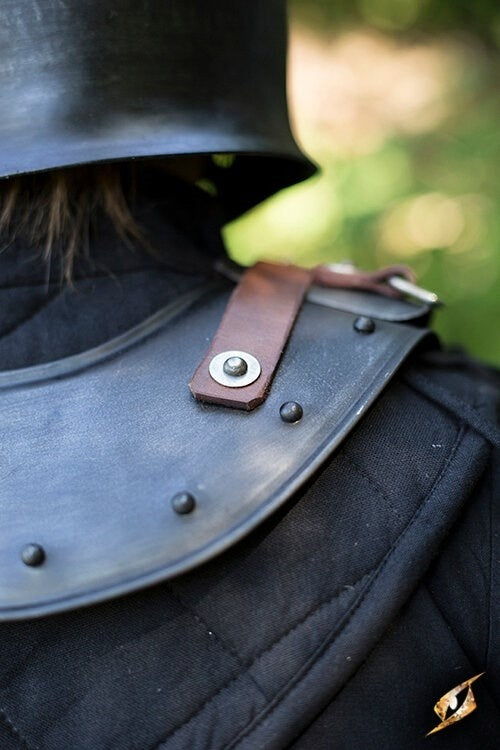 Gorget Warrior, patiniert, 1 mm