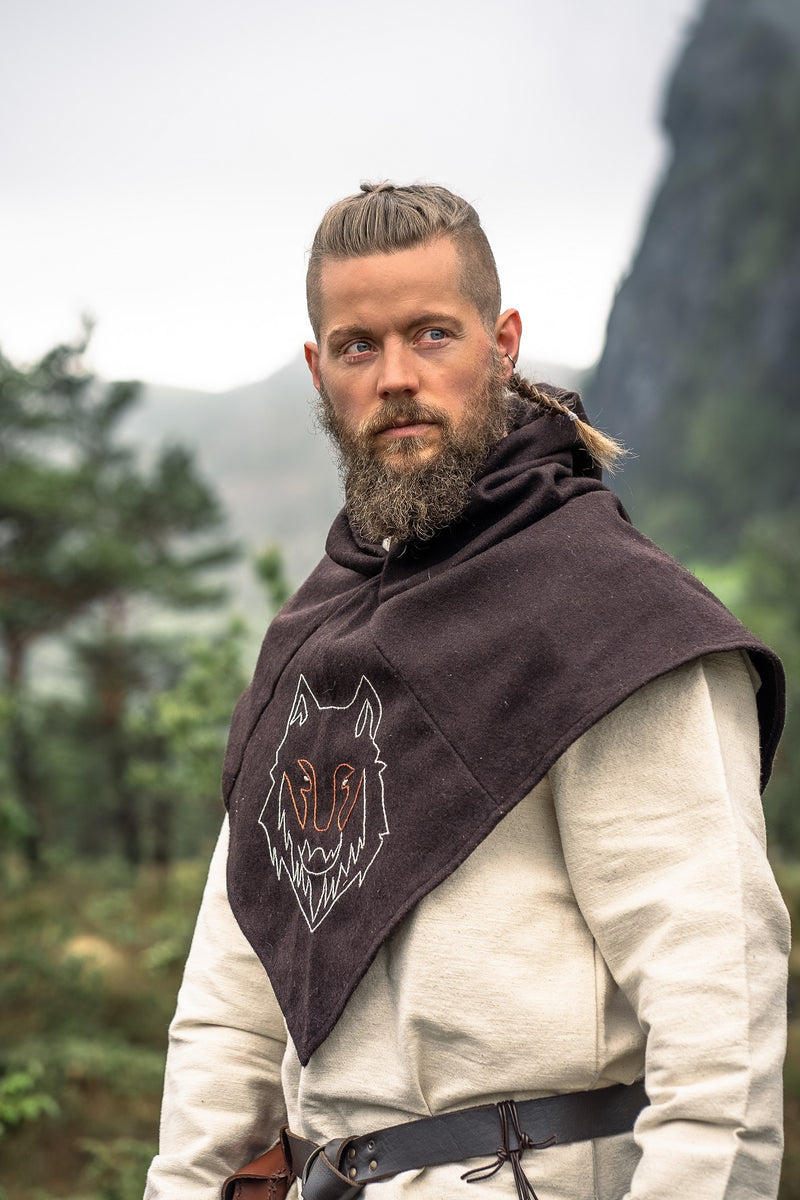 Capuchon Skjoldehamm Halfdan avec loup, marron, mélange de laine