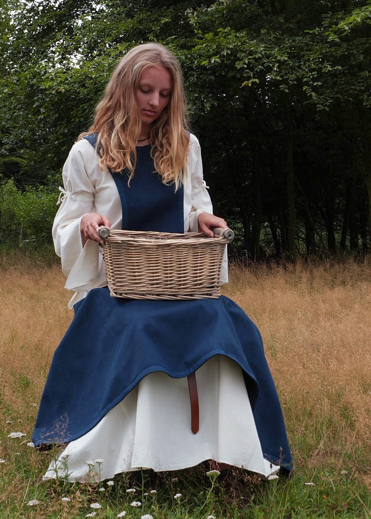 Mittelalterliches gotisches Kleid Iseult, natur