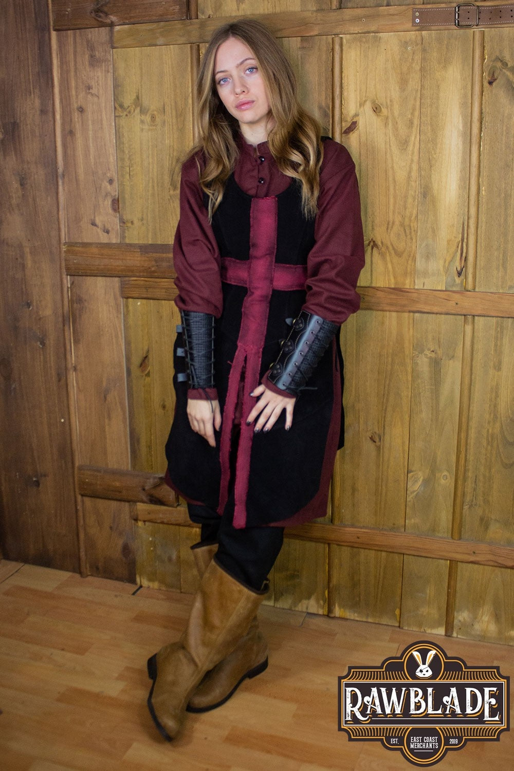 Cross knight tabard, woman - black/red