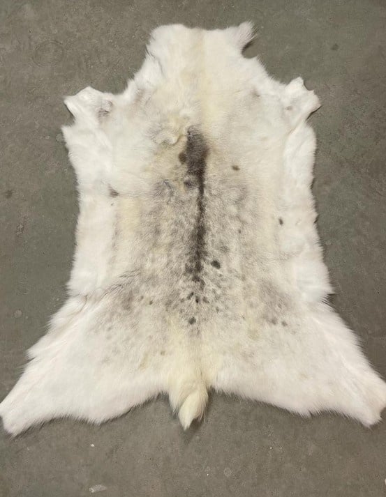Reindeer skin, light, 130-140 cm