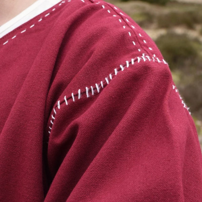 Tunic Kragelund, hand-stitched finish, burgundy red