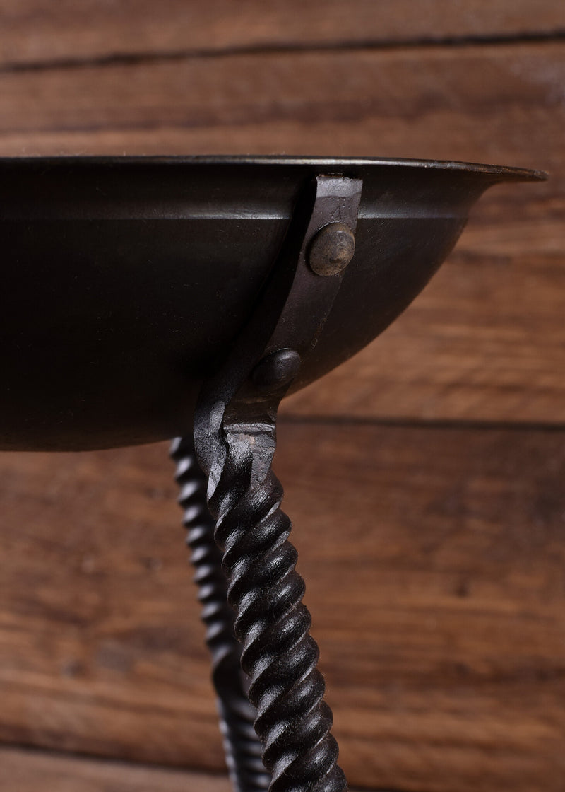 Small tripod fire bowl