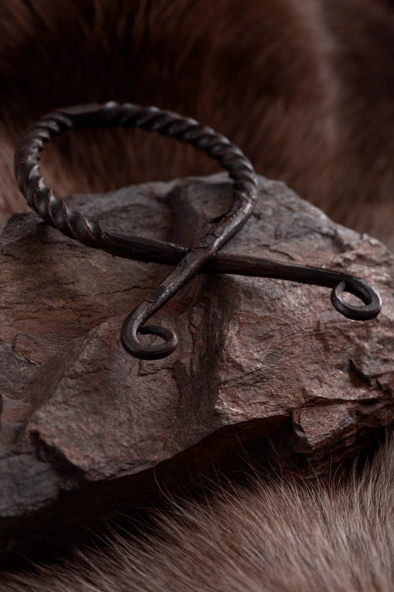 Trollkreuz, gedreht, Eisen