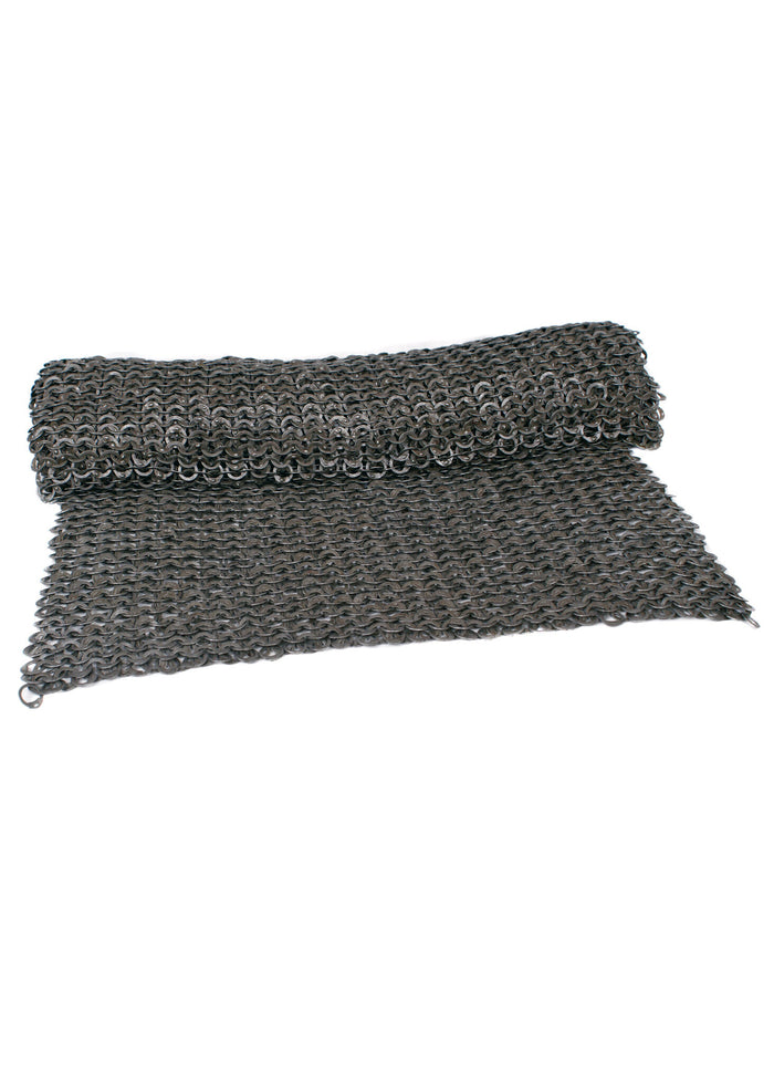 Ringbrynjekjol med kil, platta ringar med runda nitar, 8 mm