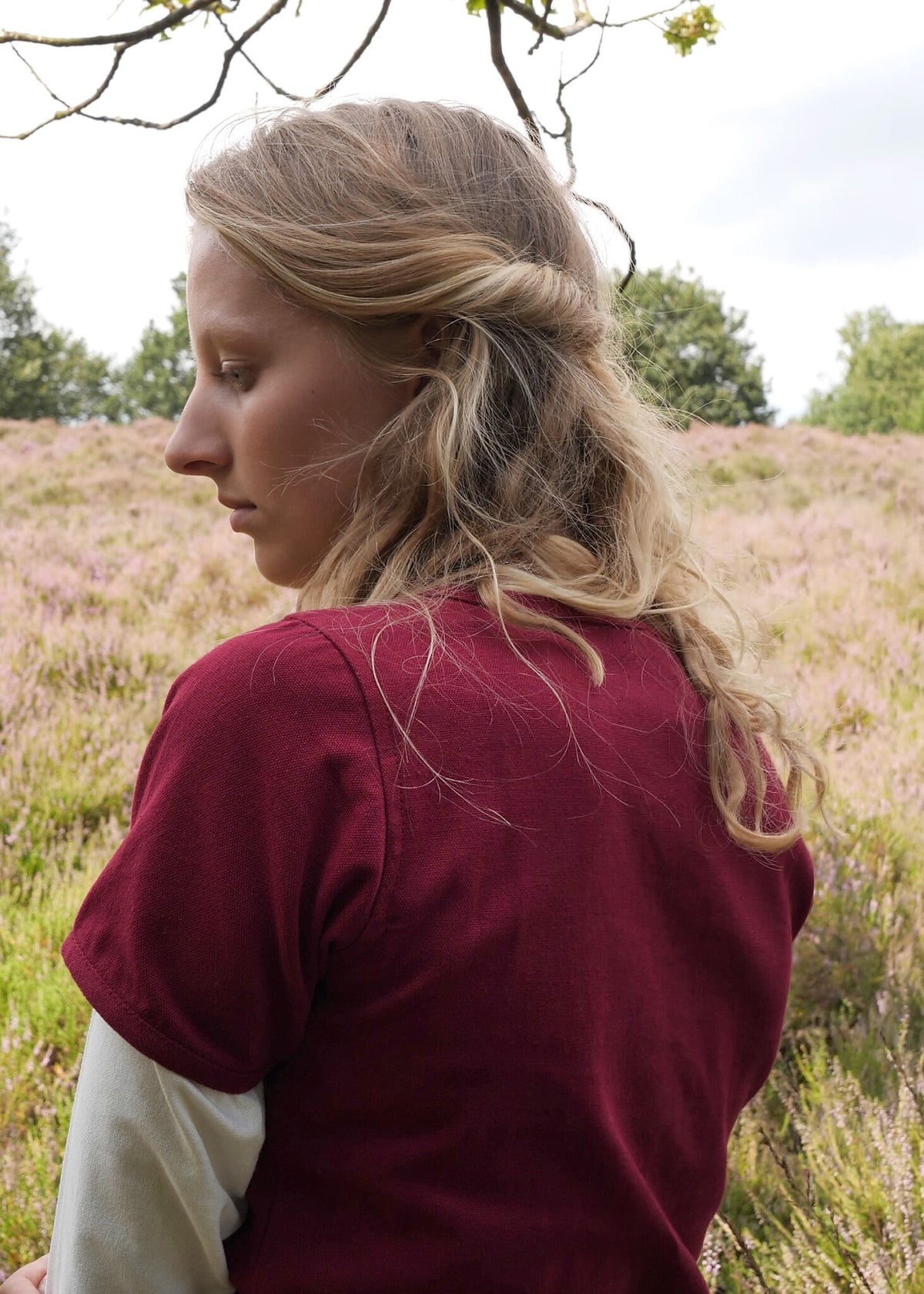 Cotehardie Odilia, bordowa