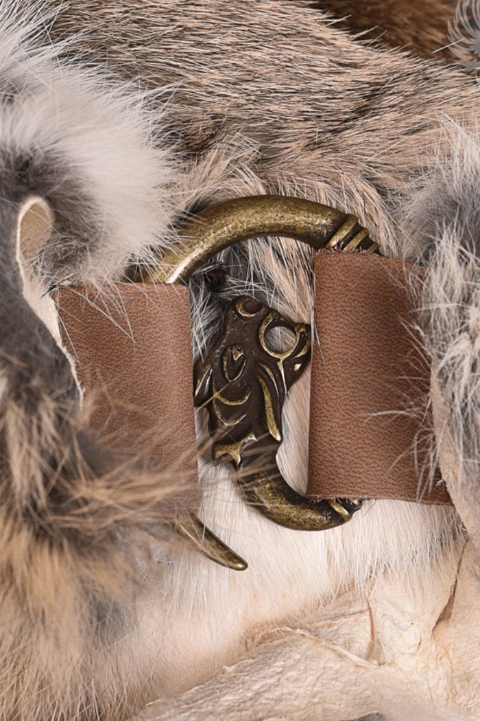 Fur collar Sandy, sand