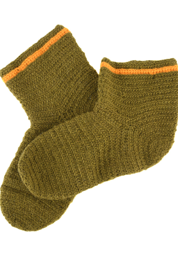 Gehäkelte Socken 100 Prozent Wolle grün gelb